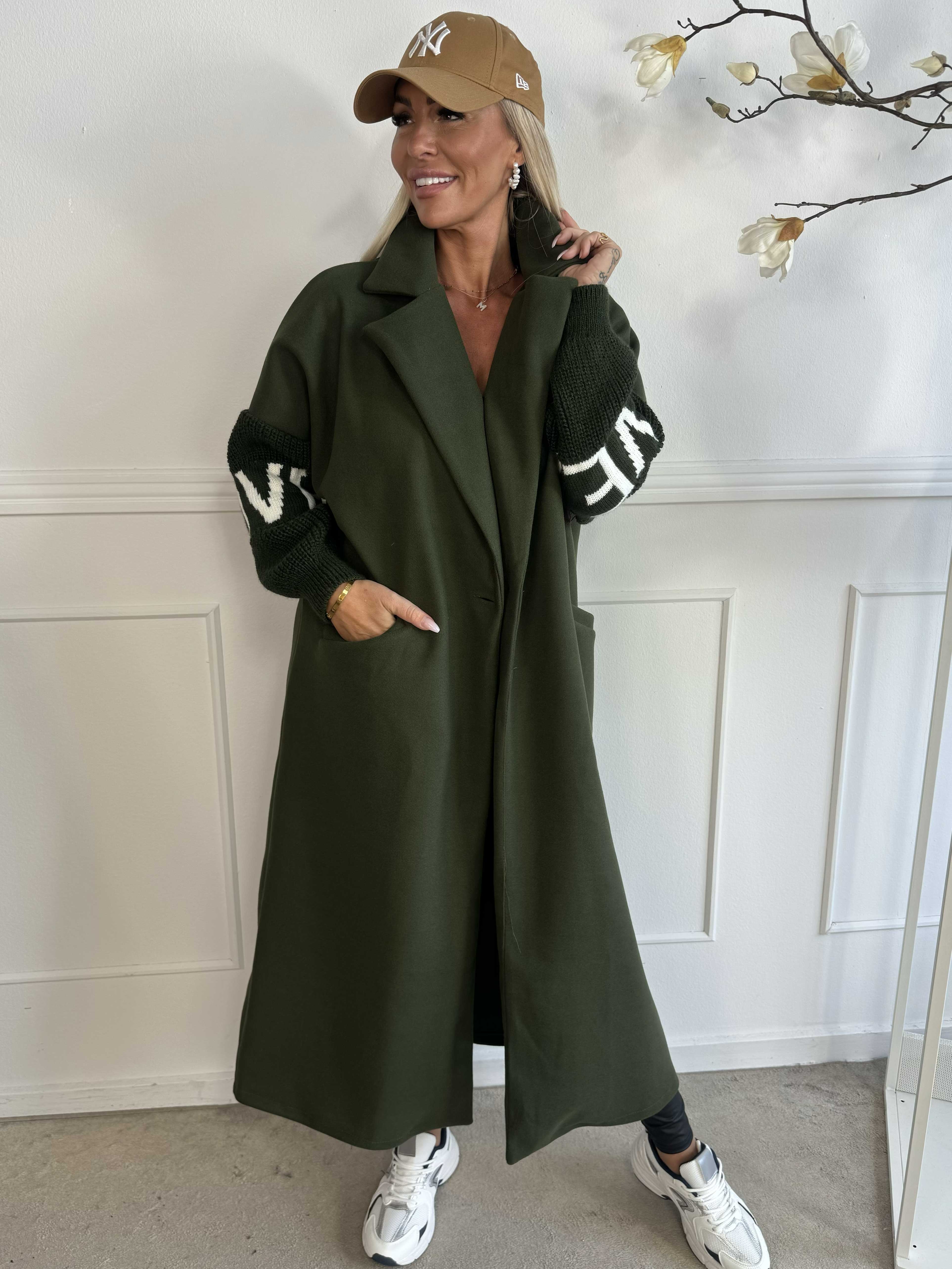 Debbie - Fin frakke med strikærmer